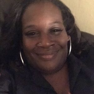 Meet your Posher, Desiree